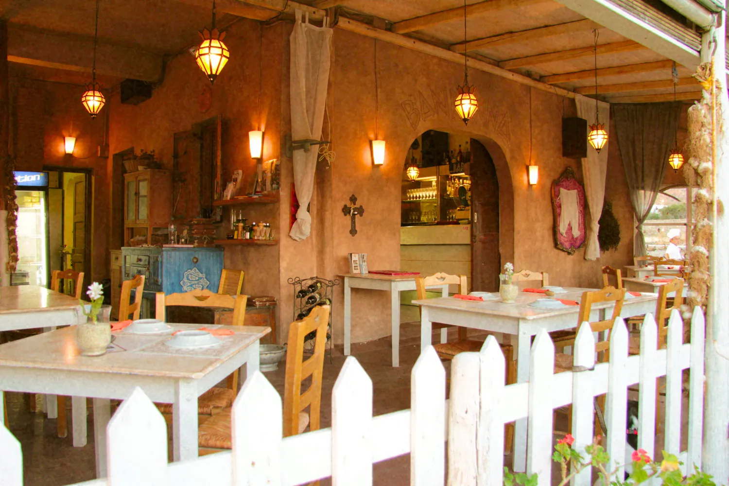 The dining room and bar at Bandanna Kalafatis.